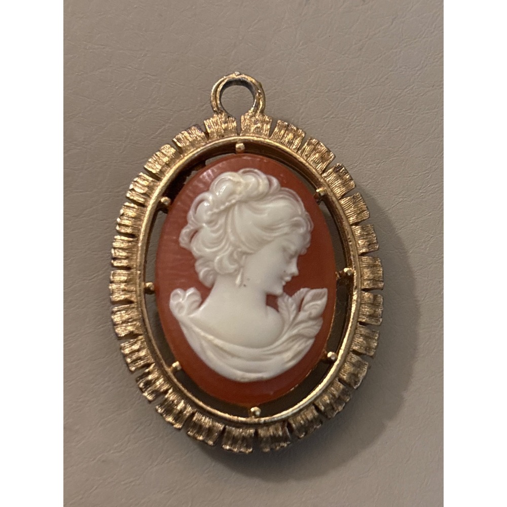 Unbranded Cameo Pendant Women OS Gold Orange Victorian Revival Ornate